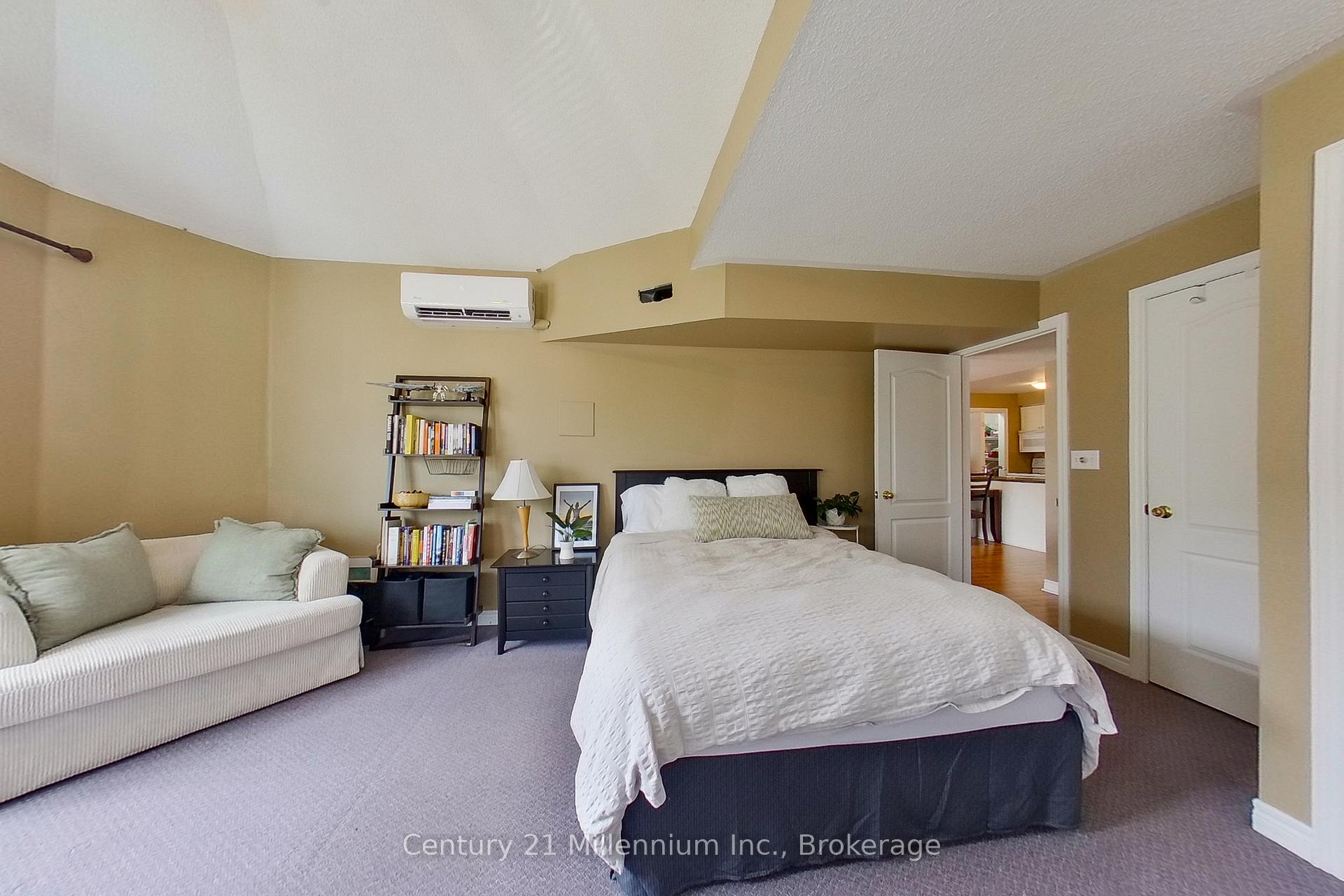 Photo 9 of Unit 825, 34 Dawson Drive, Collingwood — HOMEH