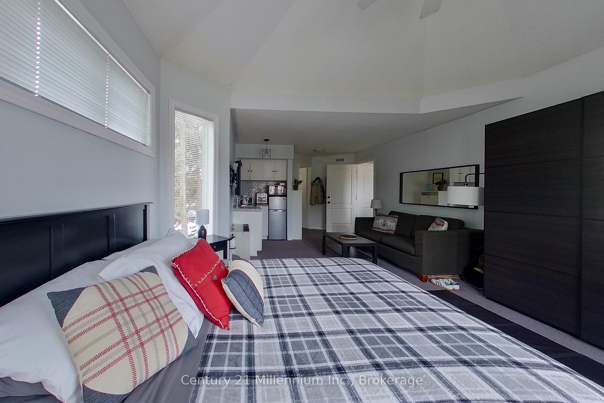 Photo 18 of Unit 825, 34 Dawson Drive, Collingwood — HOMEH