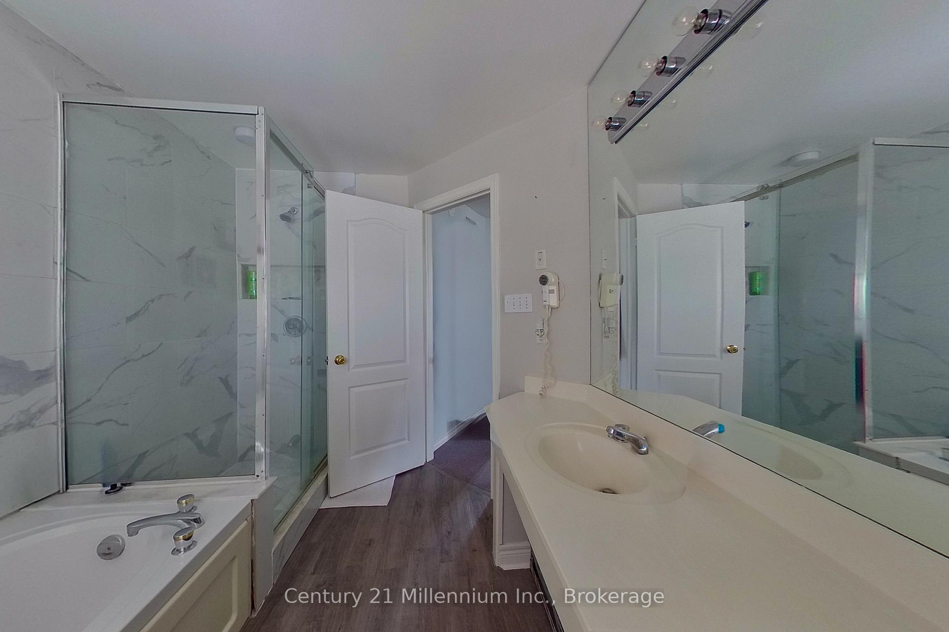 Photo 19 of Unit 825, 34 Dawson Drive, Collingwood — HOMEH