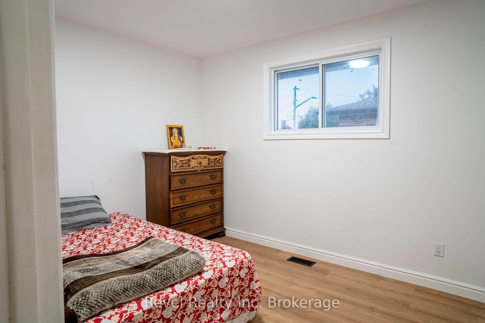 Photo 10 of 12 Nightingale Drive, North Bay, Ferris — HOMEH