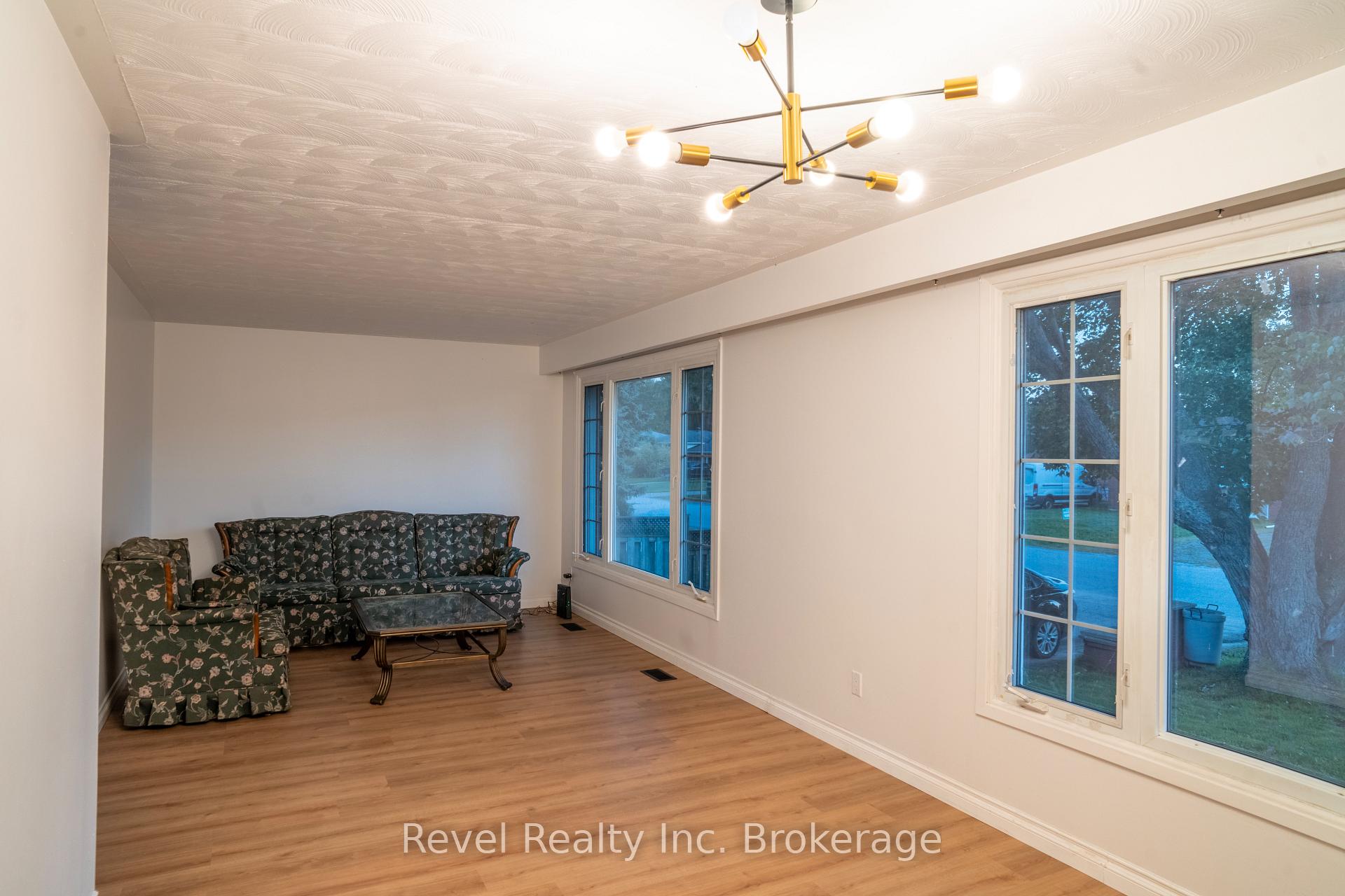 Photo 17 of 12 Nightingale Drive, North Bay, Ferris — HOMEH