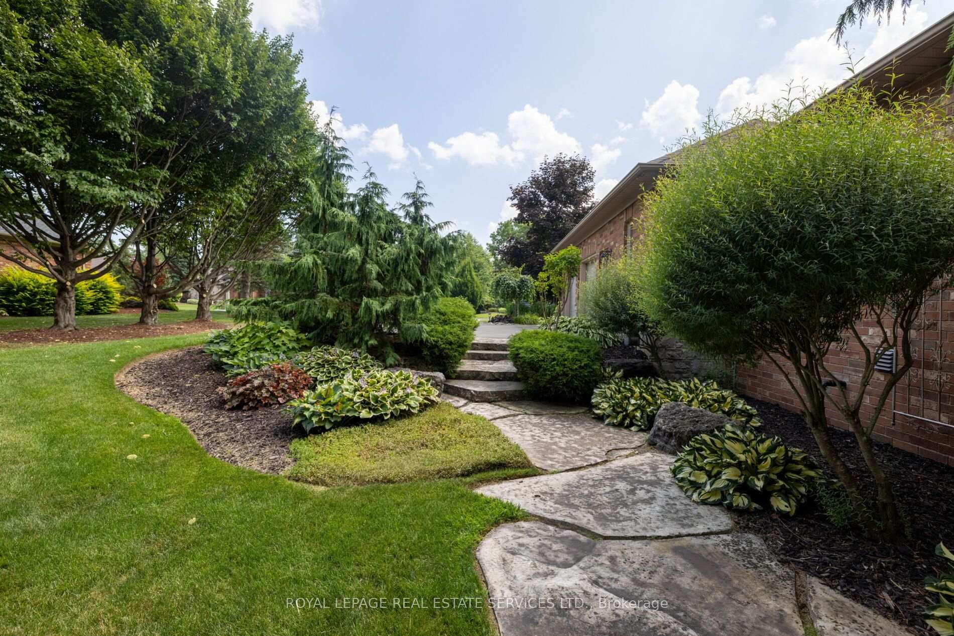Photo 38 of 32 Parkshore Place, Hamilton, Carlisle — HOMEH