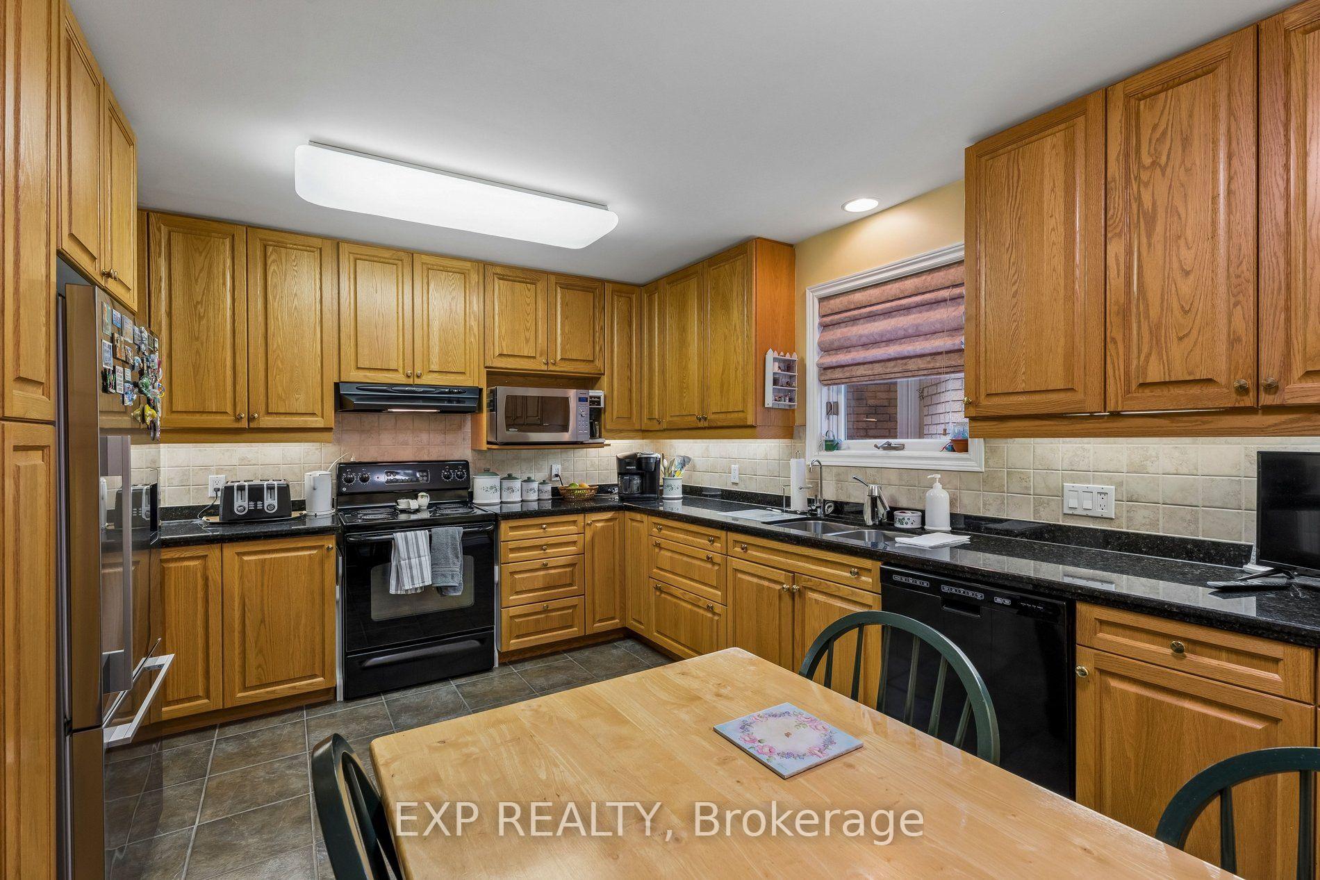 Photo 16 of Unit 8, 152 Dufferin Avenue, Brantford, North Ward — HOMEH