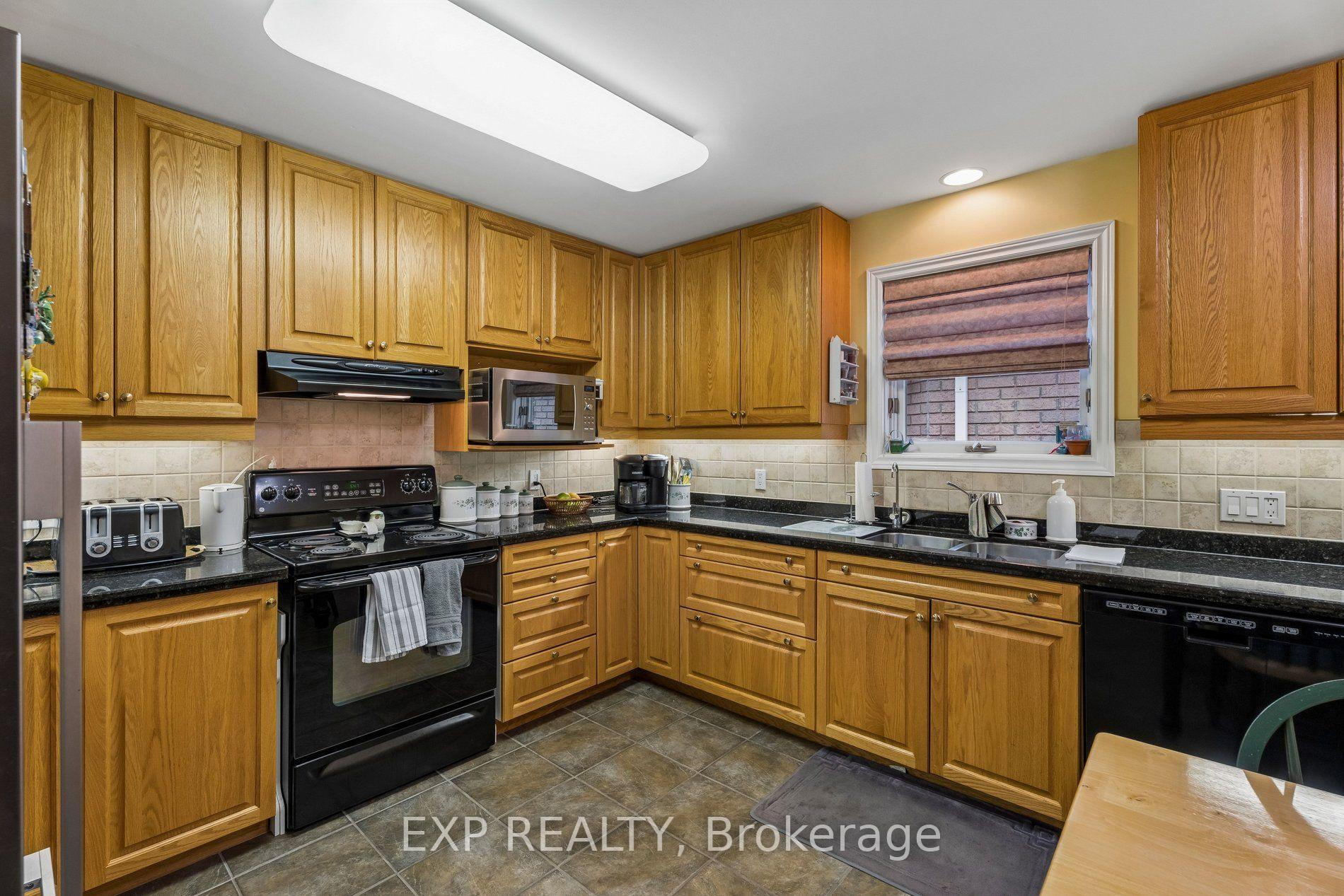 Photo 17 of Unit 8, 152 Dufferin Avenue, Brantford, North Ward — HOMEH