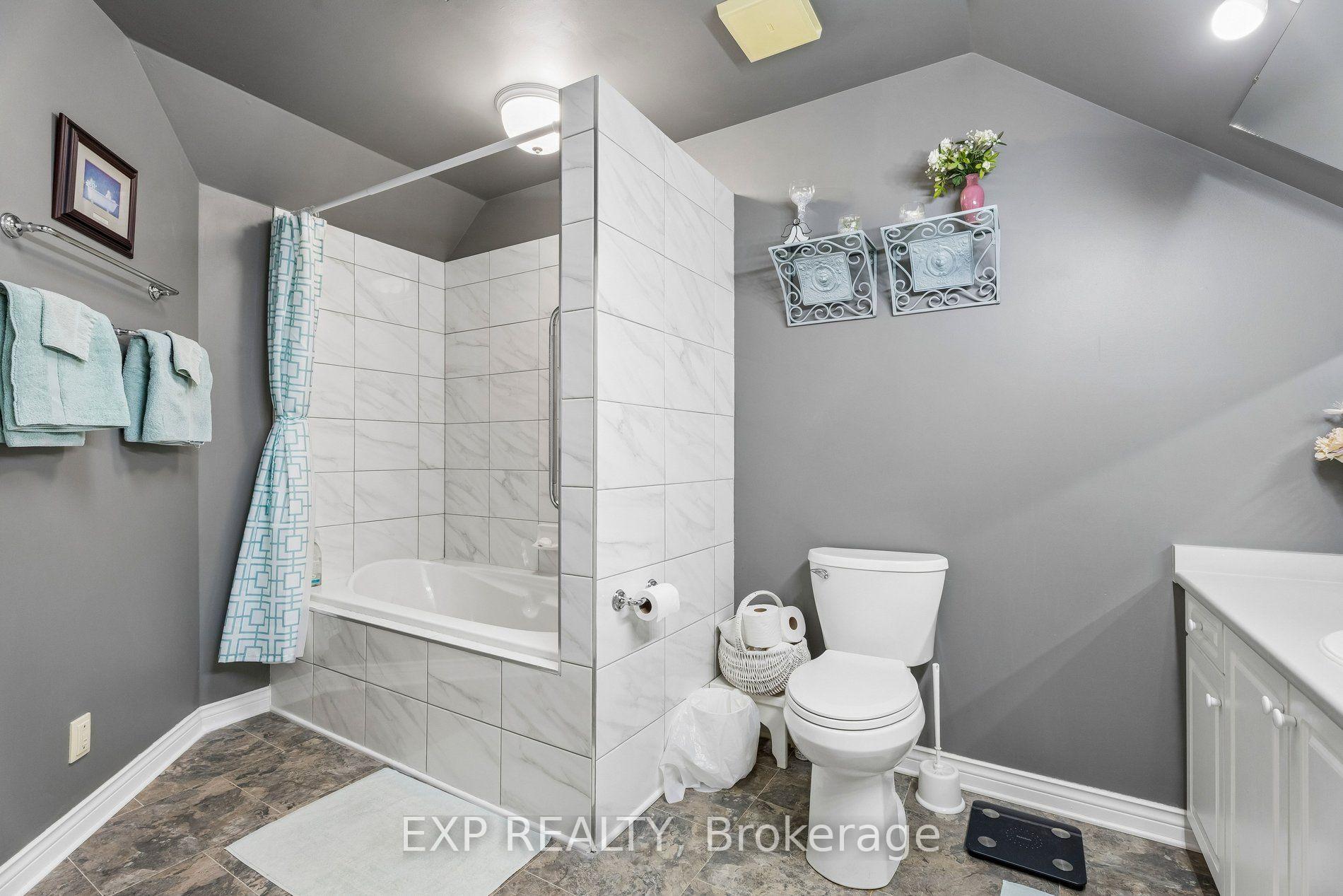 Photo 32 of Unit 8, 152 Dufferin Avenue, Brantford, North Ward — HOMEH