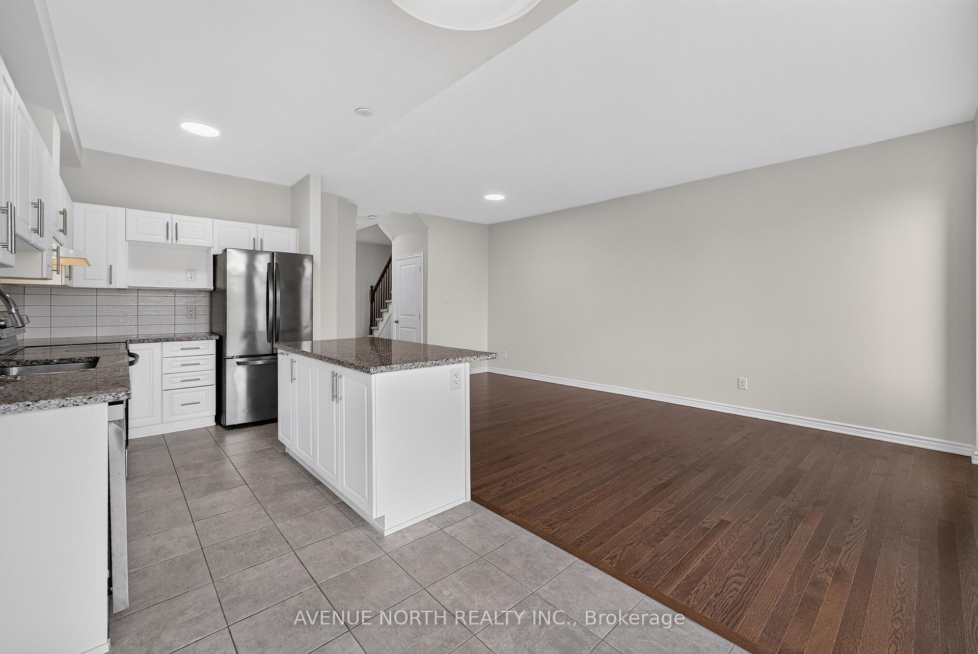 Photo 11 of 292 Livery Street, Ottawa, Kanata - Emerald Meadows/Trailwest — HOMEH