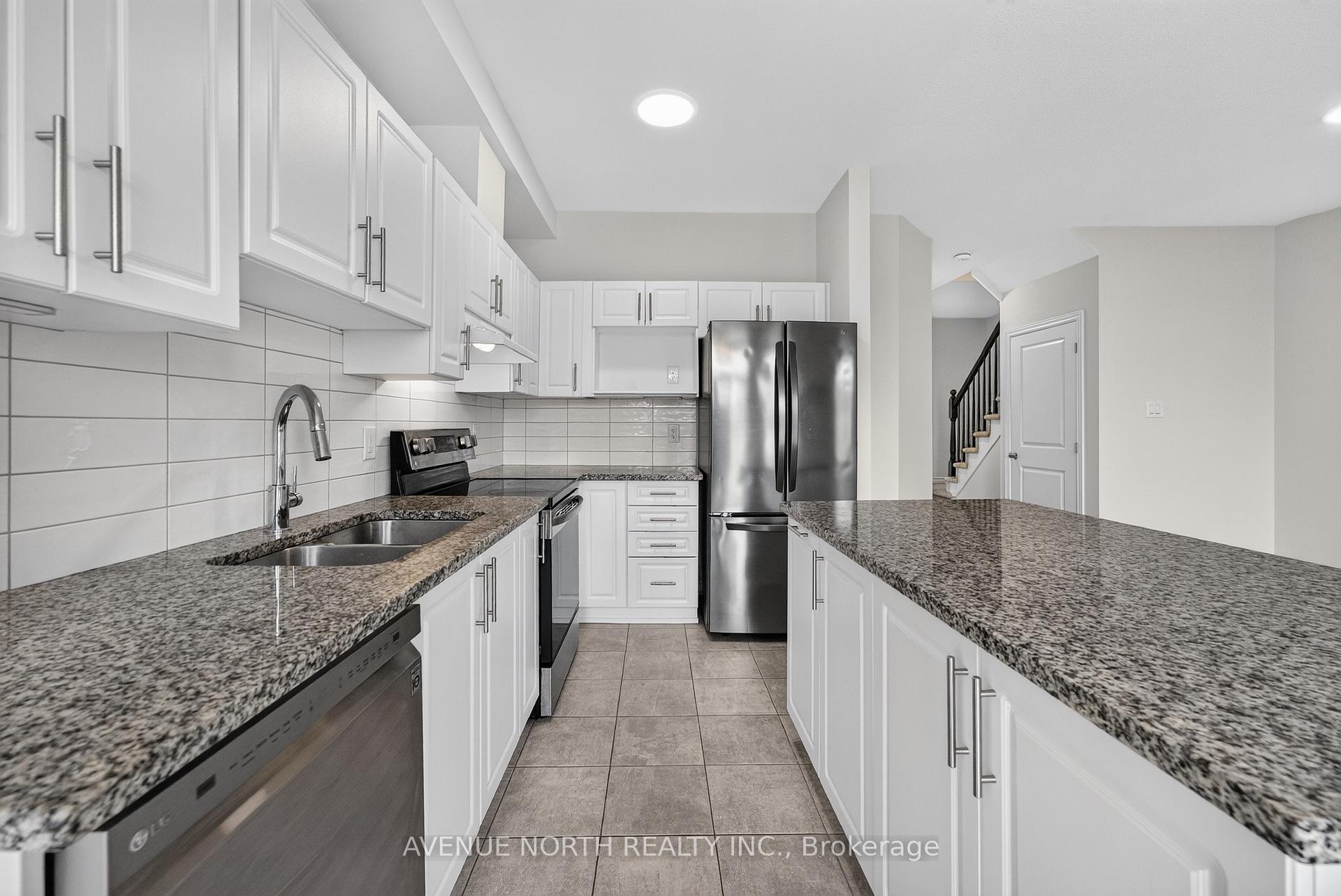 Photo 12 of 292 Livery Street, Ottawa, Kanata - Emerald Meadows/Trailwest — HOMEH