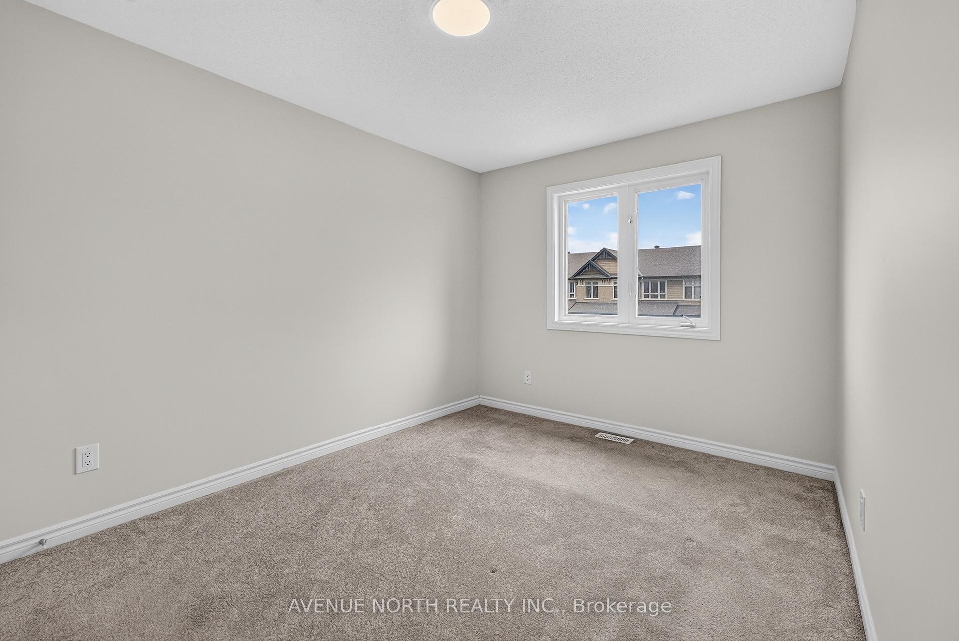 Photo 25 of 292 Livery Street, Ottawa, Kanata - Emerald Meadows/Trailwest — HOMEH