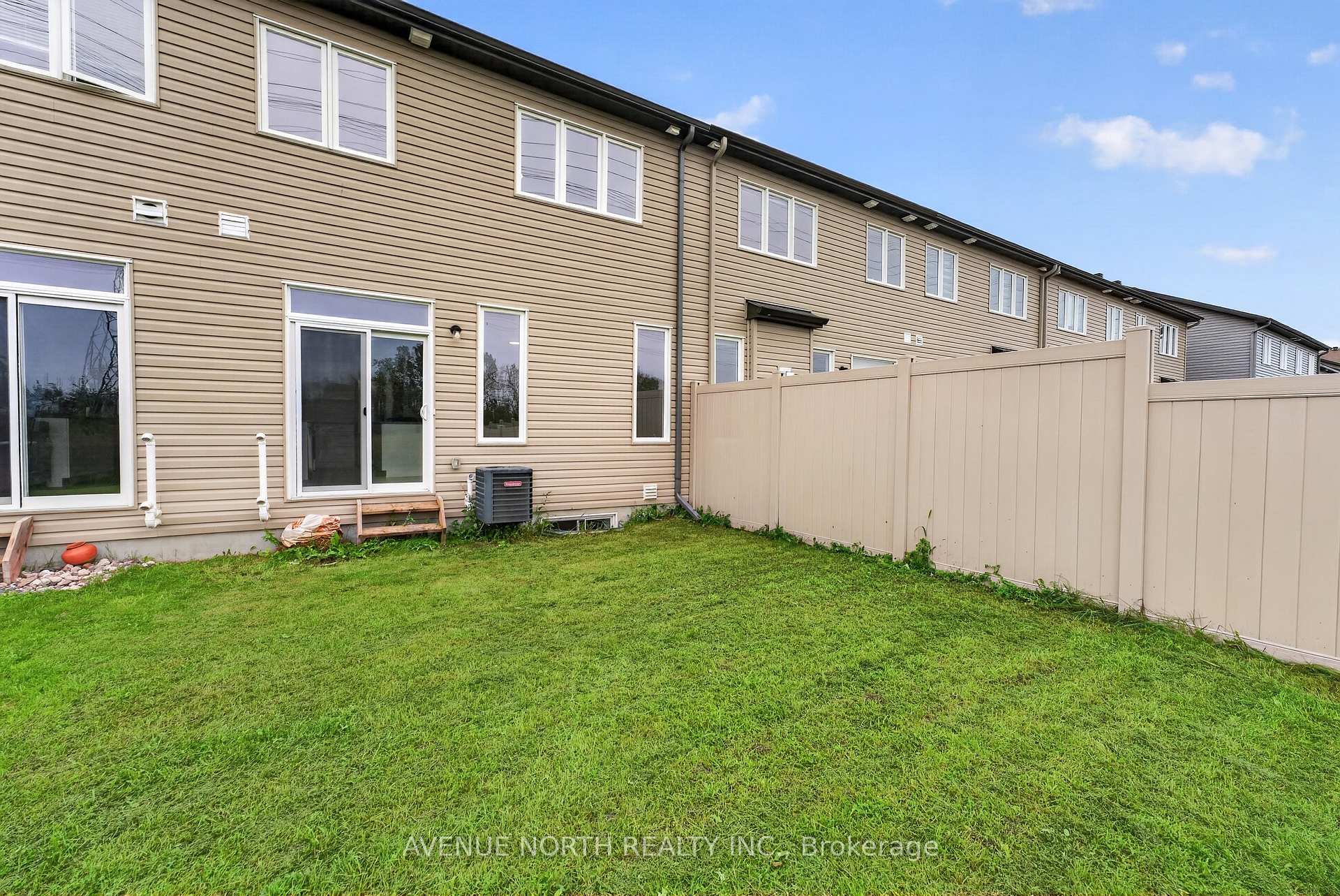 Photo 34 of 292 Livery Street, Ottawa, Kanata - Emerald Meadows/Trailwest — HOMEH