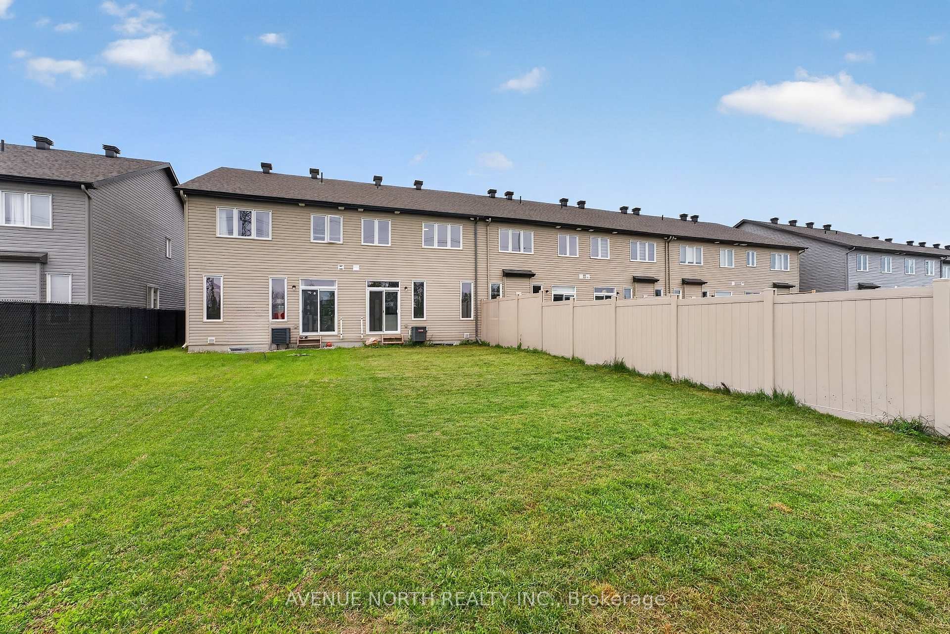 Photo 35 of 292 Livery Street, Ottawa, Kanata - Emerald Meadows/Trailwest — HOMEH