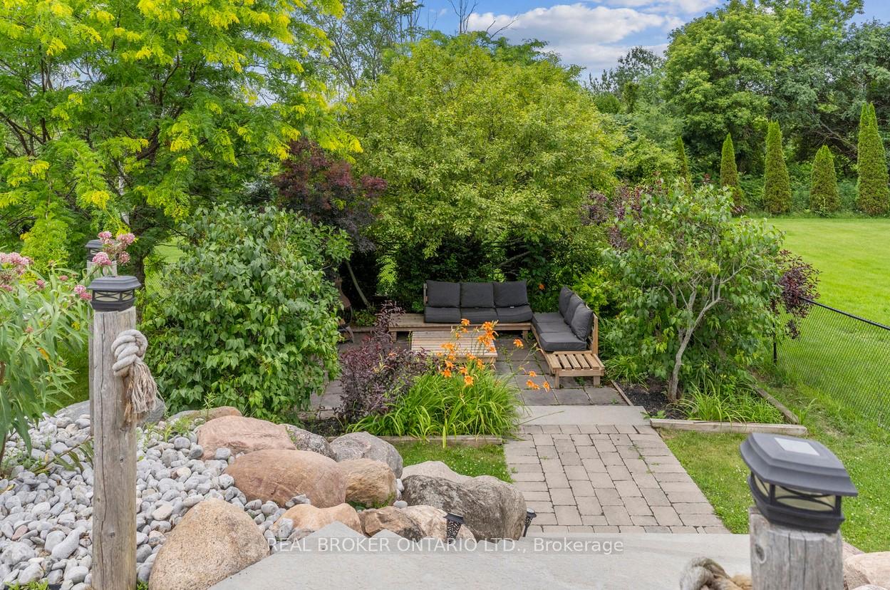 Photo 6 of 27 Bagshaw Crescent, Uxbridge, Rural Uxbridge — HOMEH