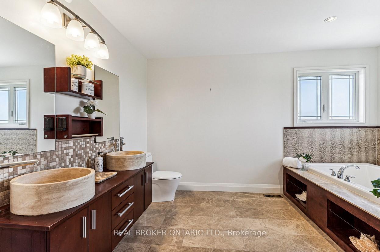 Photo 24 of 27 Bagshaw Crescent, Uxbridge, Rural Uxbridge — HOMEH