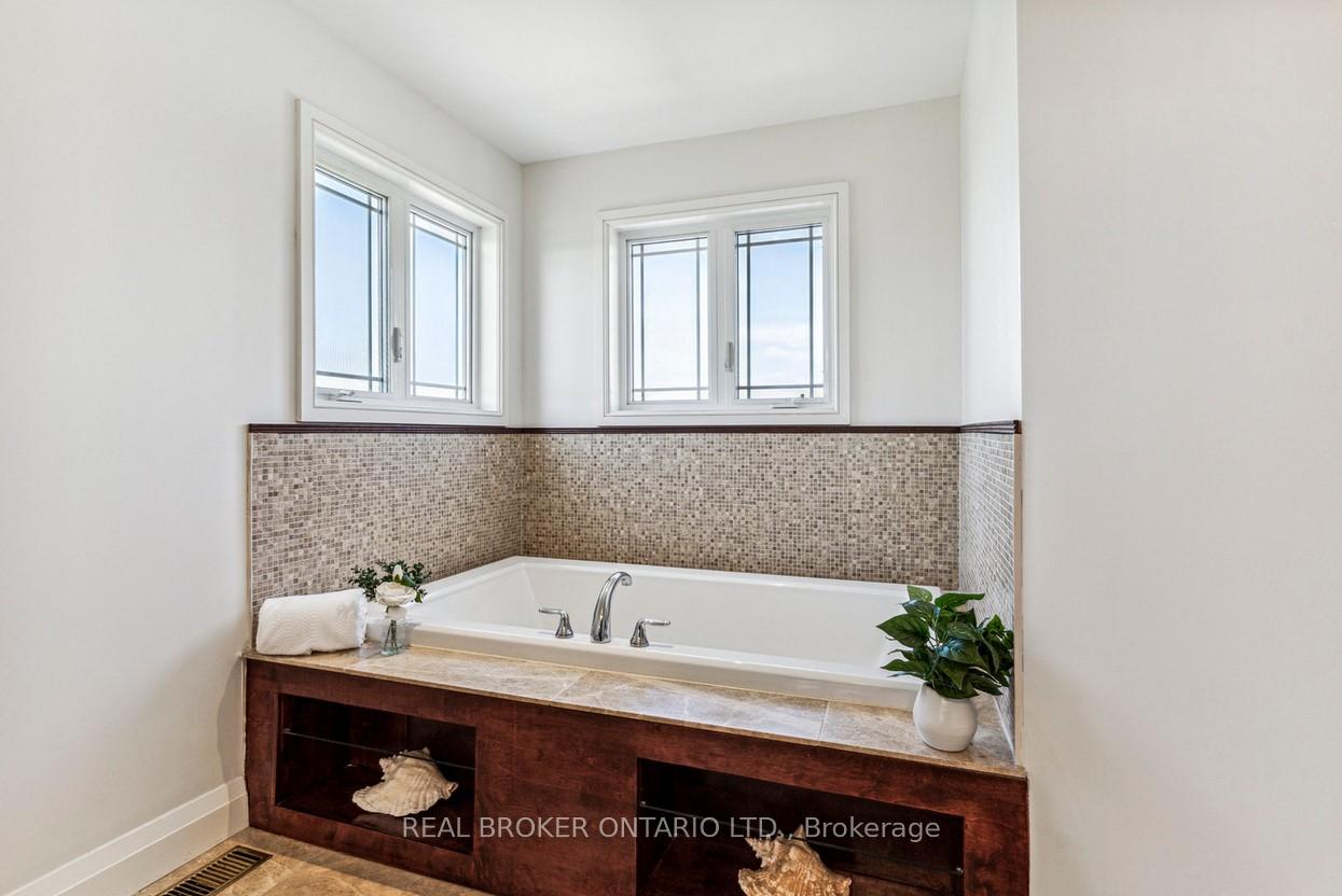 Photo 25 of 27 Bagshaw Crescent, Uxbridge, Rural Uxbridge — HOMEH
