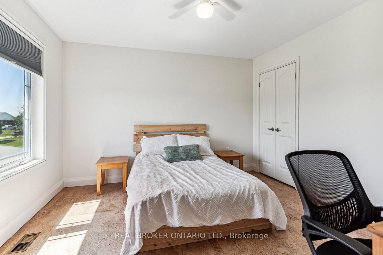 Photo 29 of 27 Bagshaw Crescent, Uxbridge, Rural Uxbridge — HOMEH