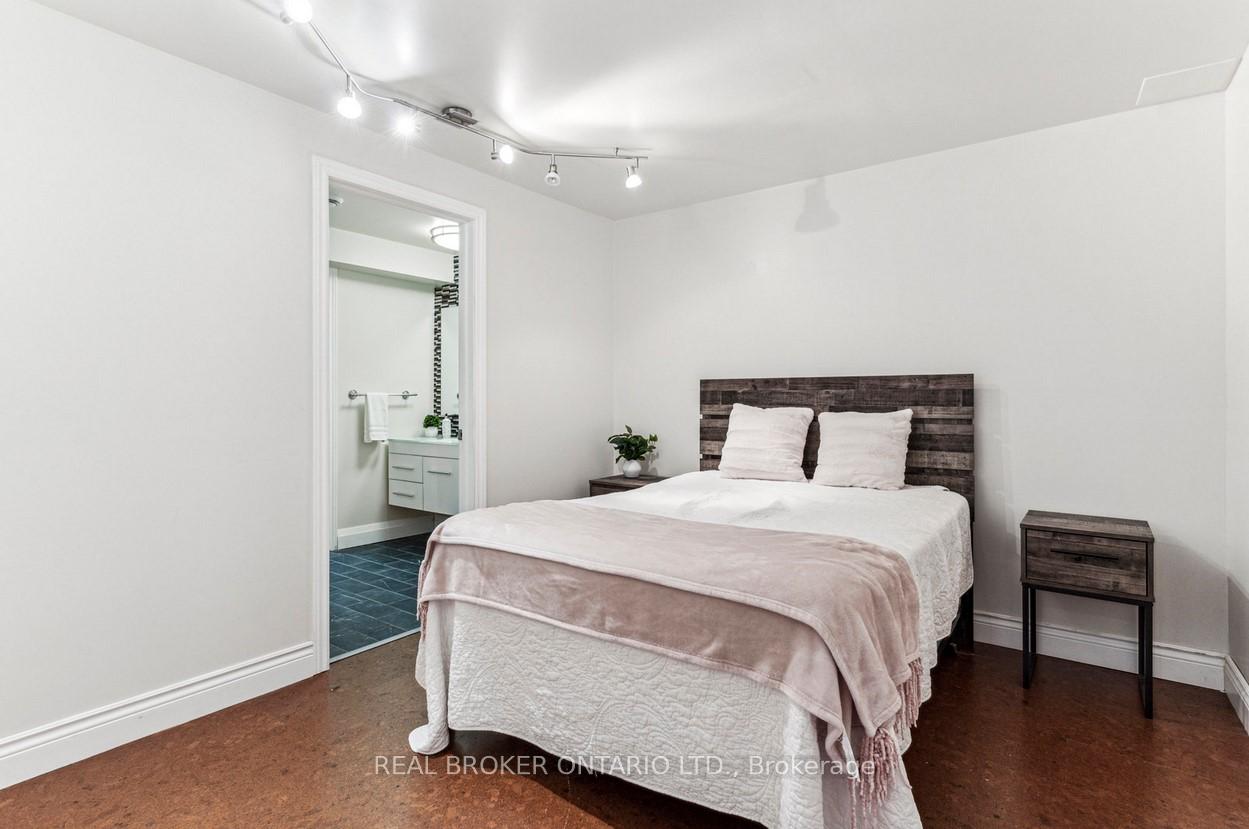Photo 33 of 27 Bagshaw Crescent, Uxbridge, Rural Uxbridge — HOMEH
