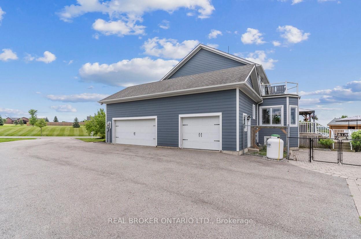 Photo 37 of 27 Bagshaw Crescent, Uxbridge, Rural Uxbridge — HOMEH