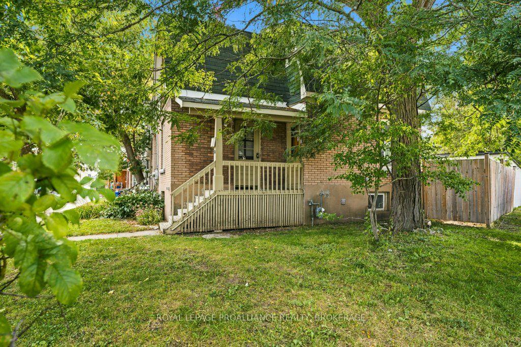 Photo 3 of 384 Barrie Street, Kingston, East of Sir John A. Blvd — HOMEH