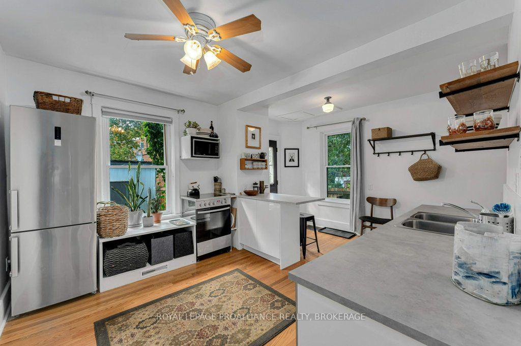 Photo 8 of 384 Barrie Street, Kingston, East of Sir John A. Blvd — HOMEH