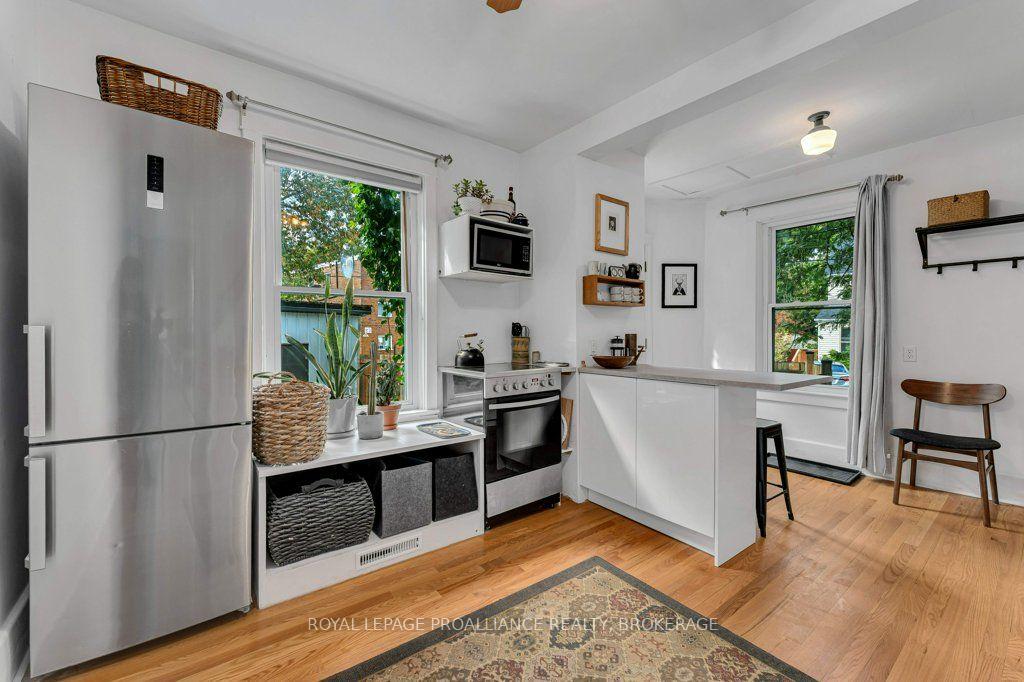 Photo 9 of 384 Barrie Street, Kingston, East of Sir John A. Blvd — HOMEH