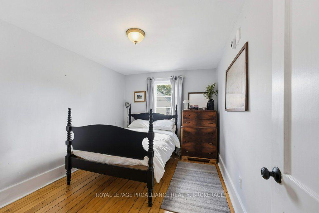 Photo 15 of 384 Barrie Street, Kingston, East of Sir John A. Blvd — HOMEH