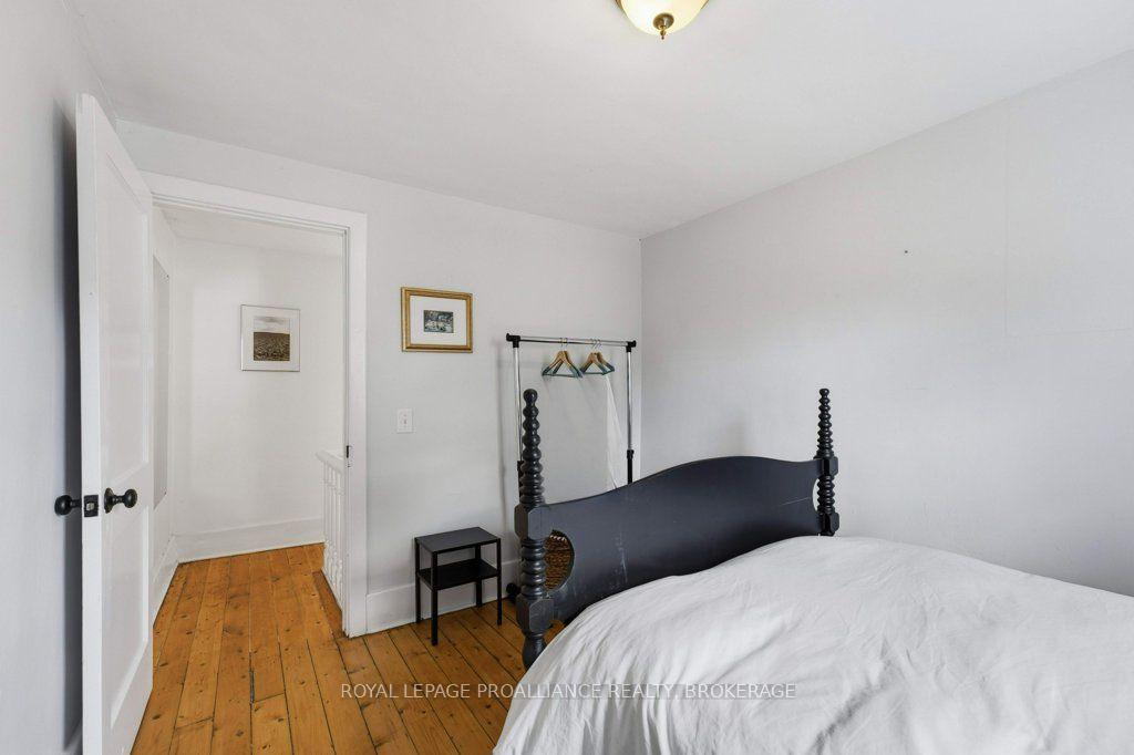 Photo 16 of 384 Barrie Street, Kingston, East of Sir John A. Blvd — HOMEH
