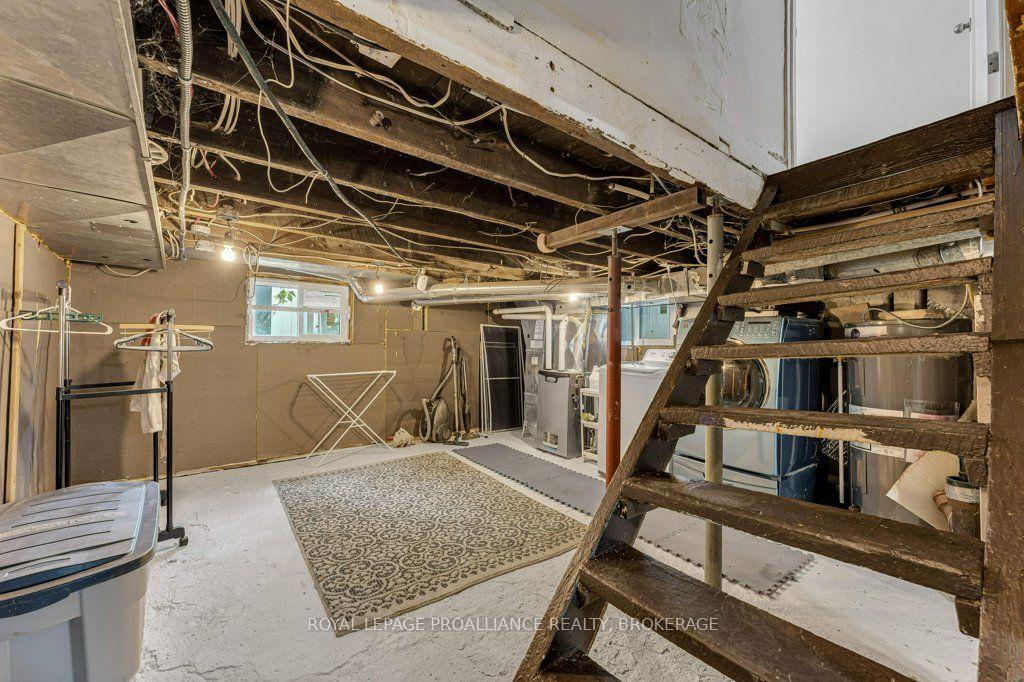 Photo 24 of 384 Barrie Street, Kingston, East of Sir John A. Blvd — HOMEH