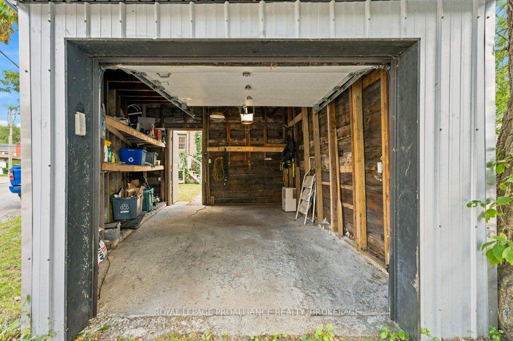 Photo 28 of 384 Barrie Street, Kingston, East of Sir John A. Blvd — HOMEH
