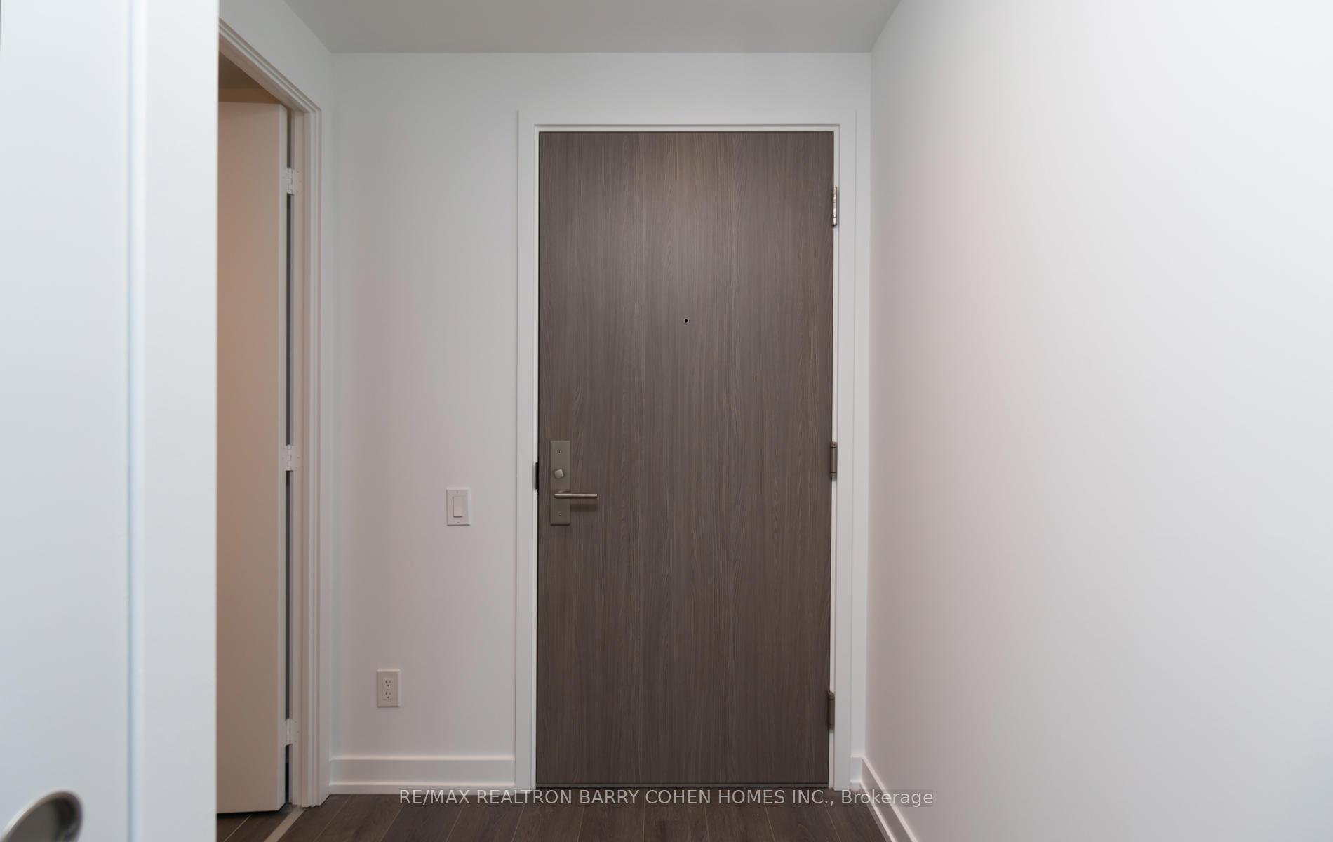 Photo 2 of Unit 1807, 161 Roehampton Avenue, Toronto, Mount Pleasant West — HOMEH