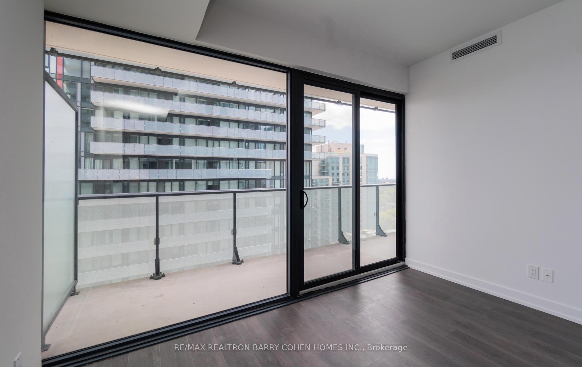 Photo 6 of Unit 1807, 161 Roehampton Avenue, Toronto, Mount Pleasant West — HOMEH