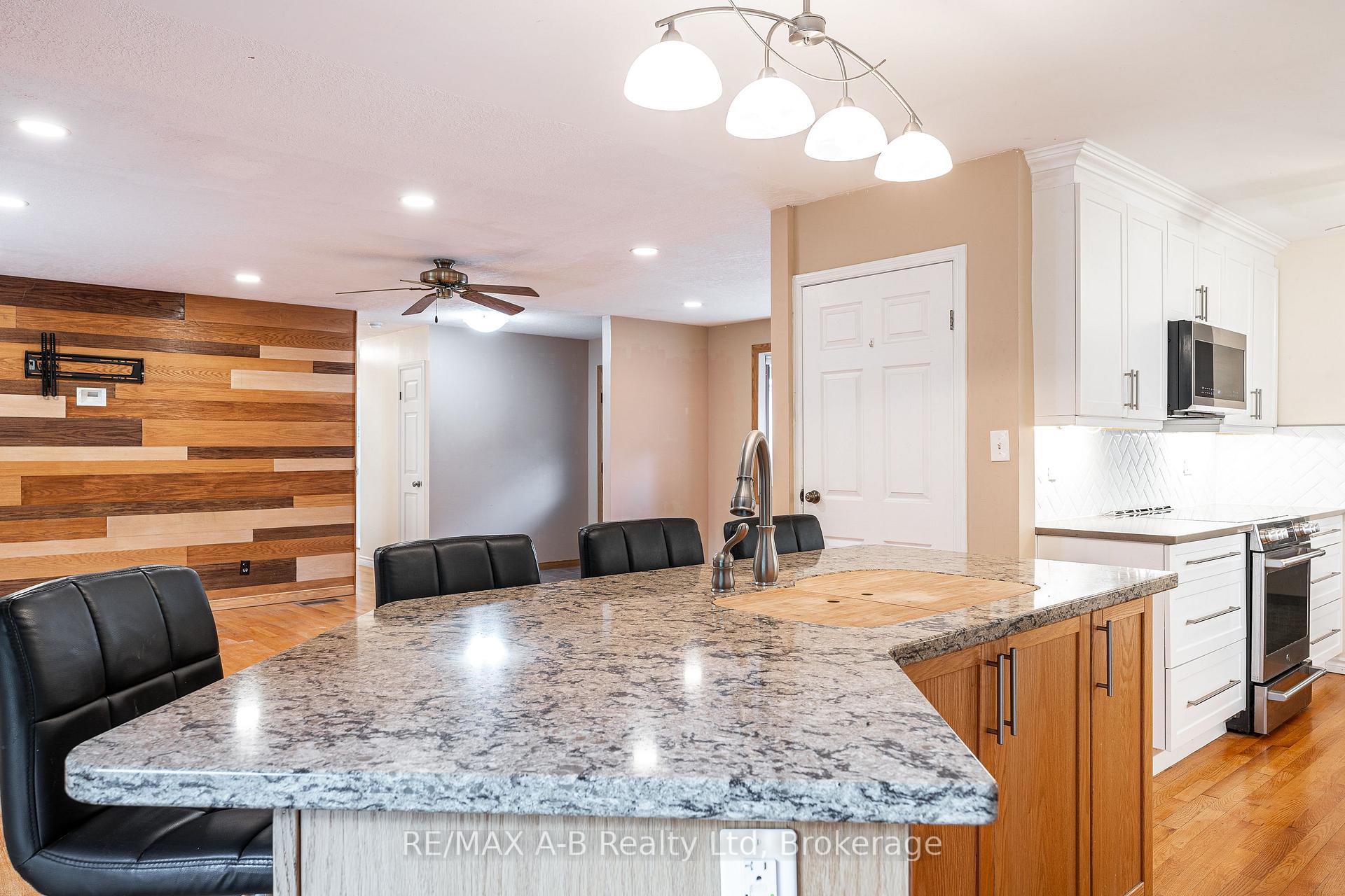 Photo 10 of 332 Widder Street E, St. Marys — HOMEH