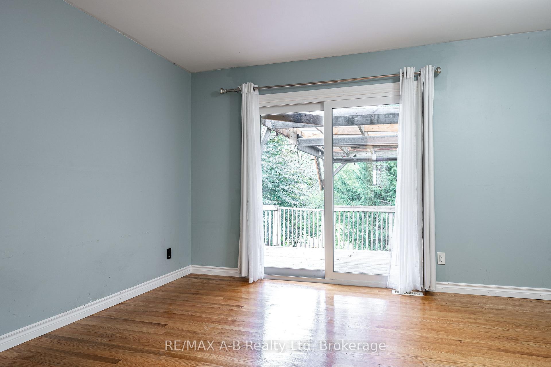 Photo 15 of 332 Widder Street E, St. Marys — HOMEH