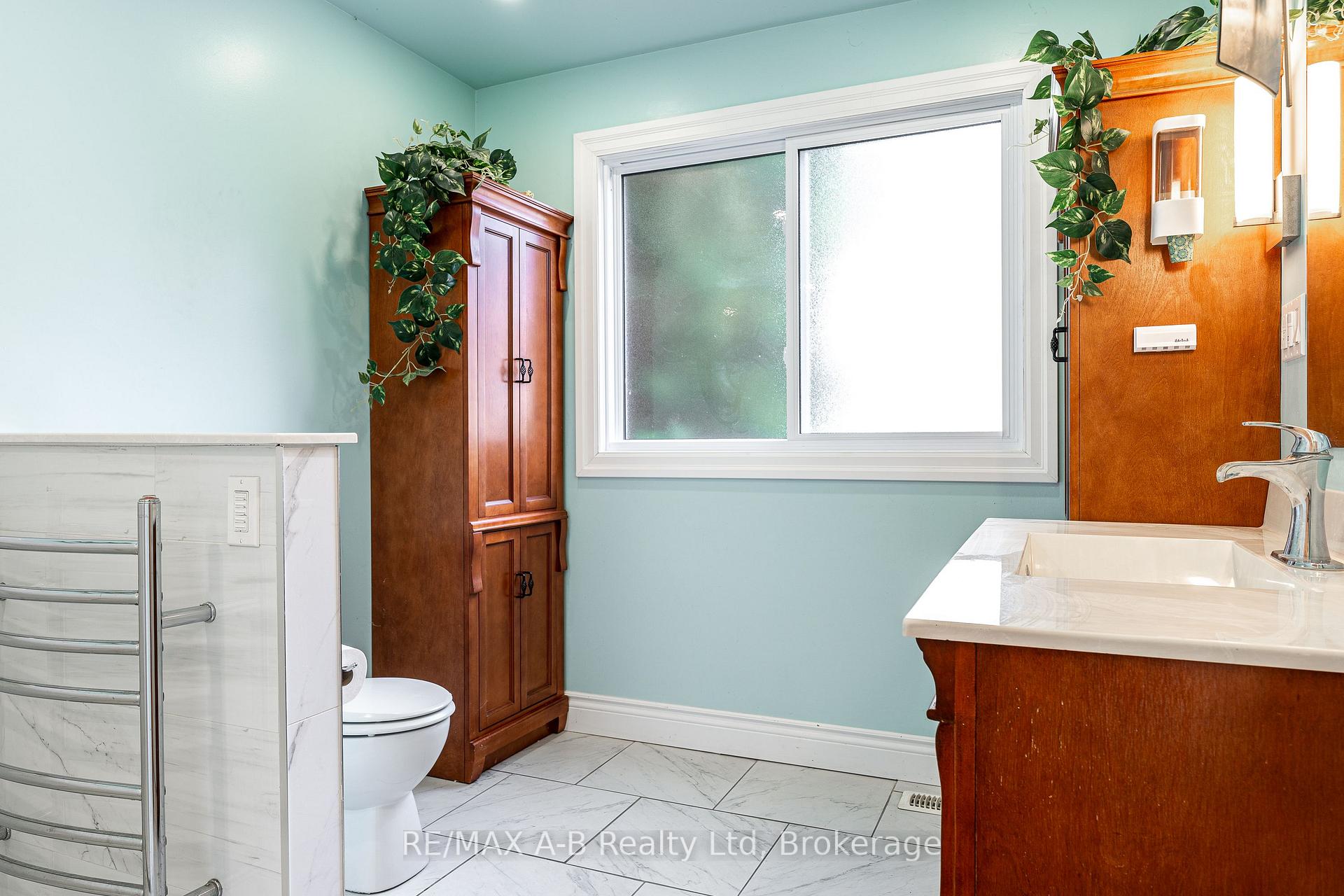 Photo 18 of 332 Widder Street E, St. Marys — HOMEH