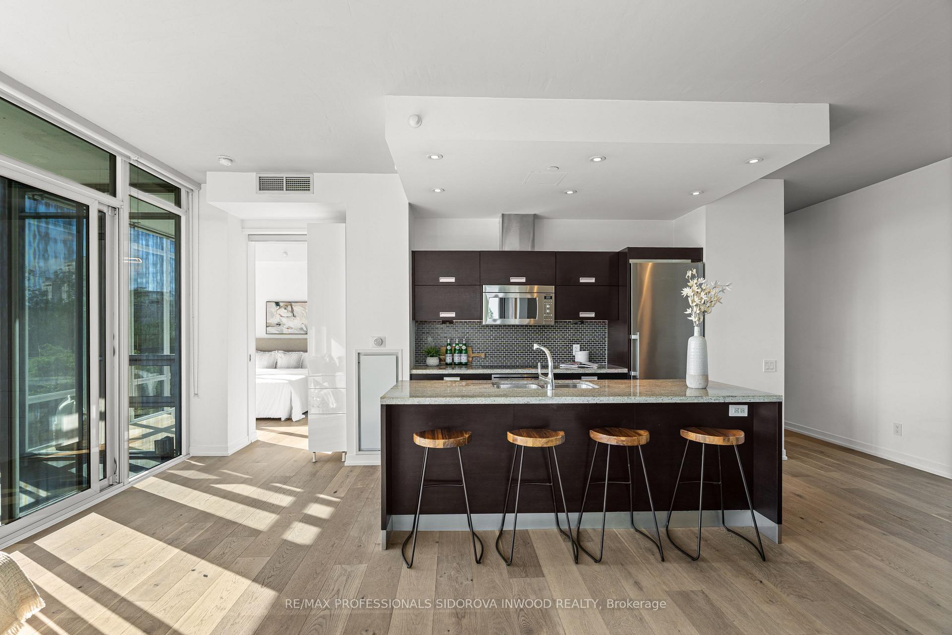 Photo 6 of Unit 305, 88 Park Lawn Road, Etobicoke, Mimico — HOMEH