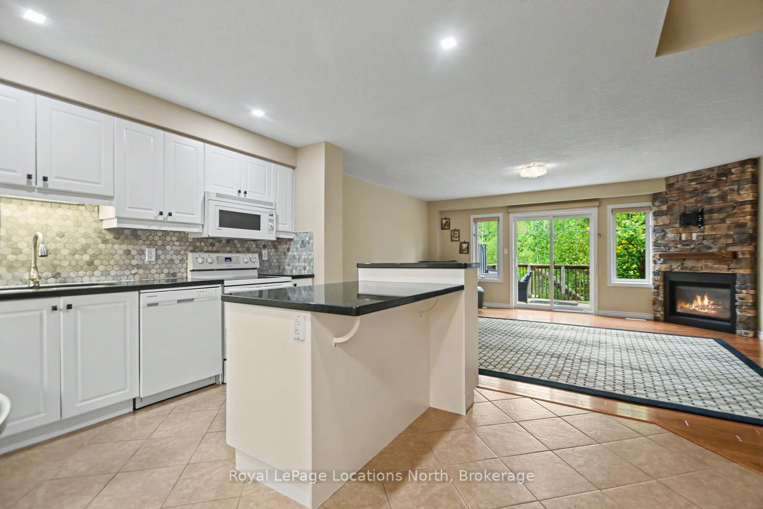 Photo 11 of 38 Silver Glen Boulevard, Collingwood — HOMEH