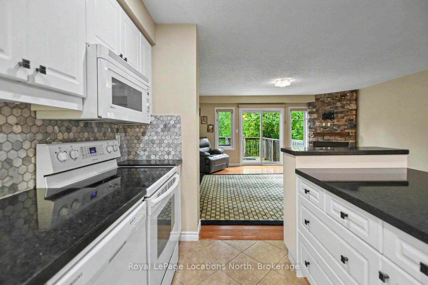 Photo 14 of 38 Silver Glen Boulevard, Collingwood — HOMEH