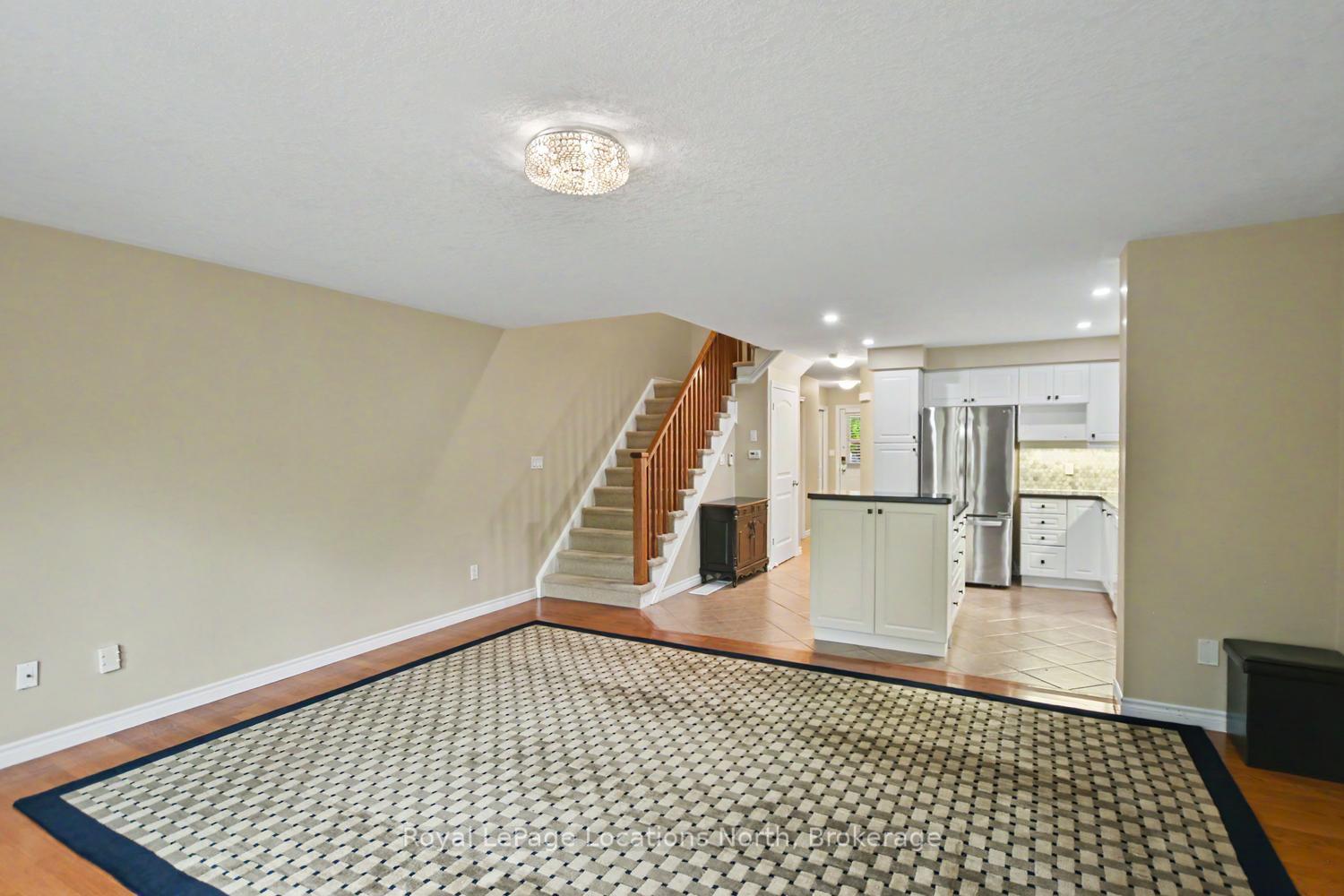 Photo 20 of 38 Silver Glen Boulevard, Collingwood — HOMEH