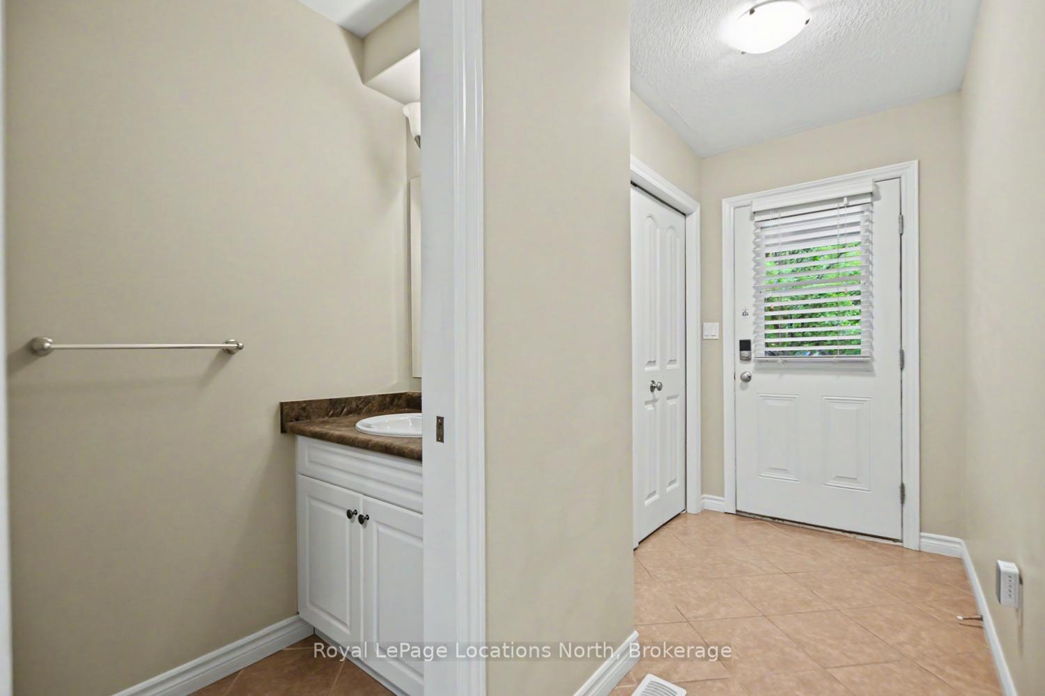Photo 21 of 38 Silver Glen Boulevard, Collingwood — HOMEH