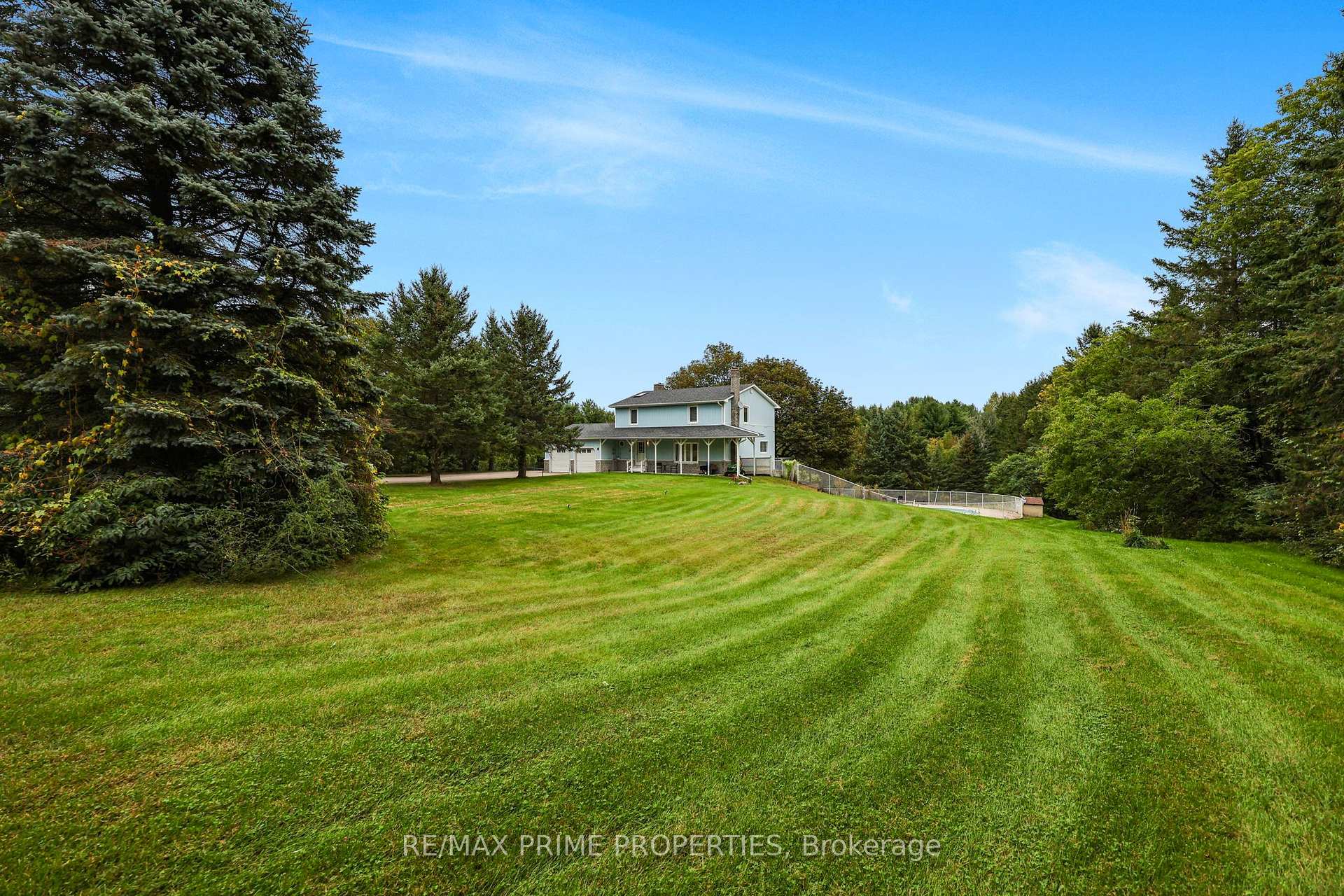 Photo 4 of 20369 Centre Street, East Gwillimbury, Rural East Gwillimbury — HOMEH