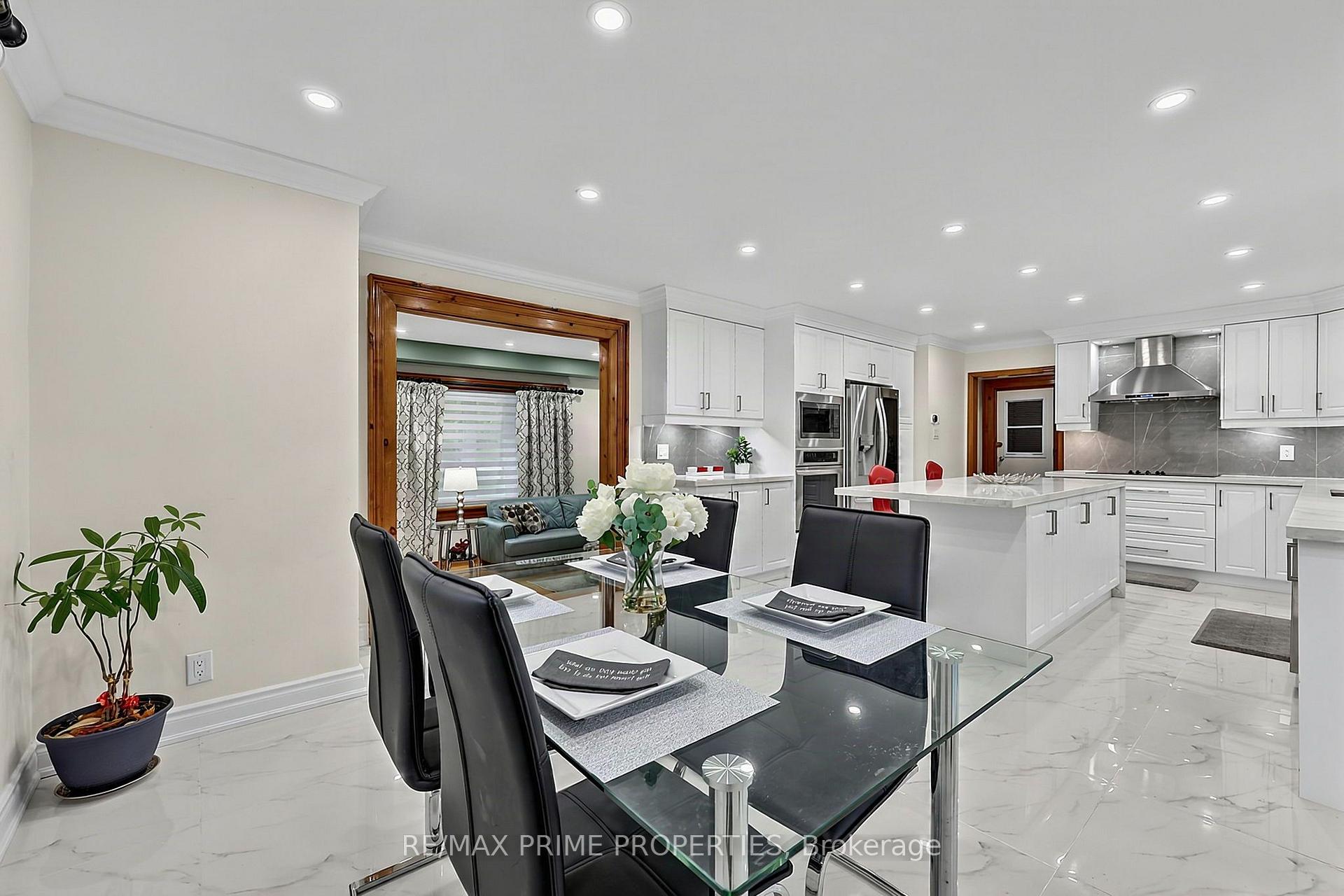 Photo 14 of 20369 Centre Street, East Gwillimbury, Rural East Gwillimbury — HOMEH