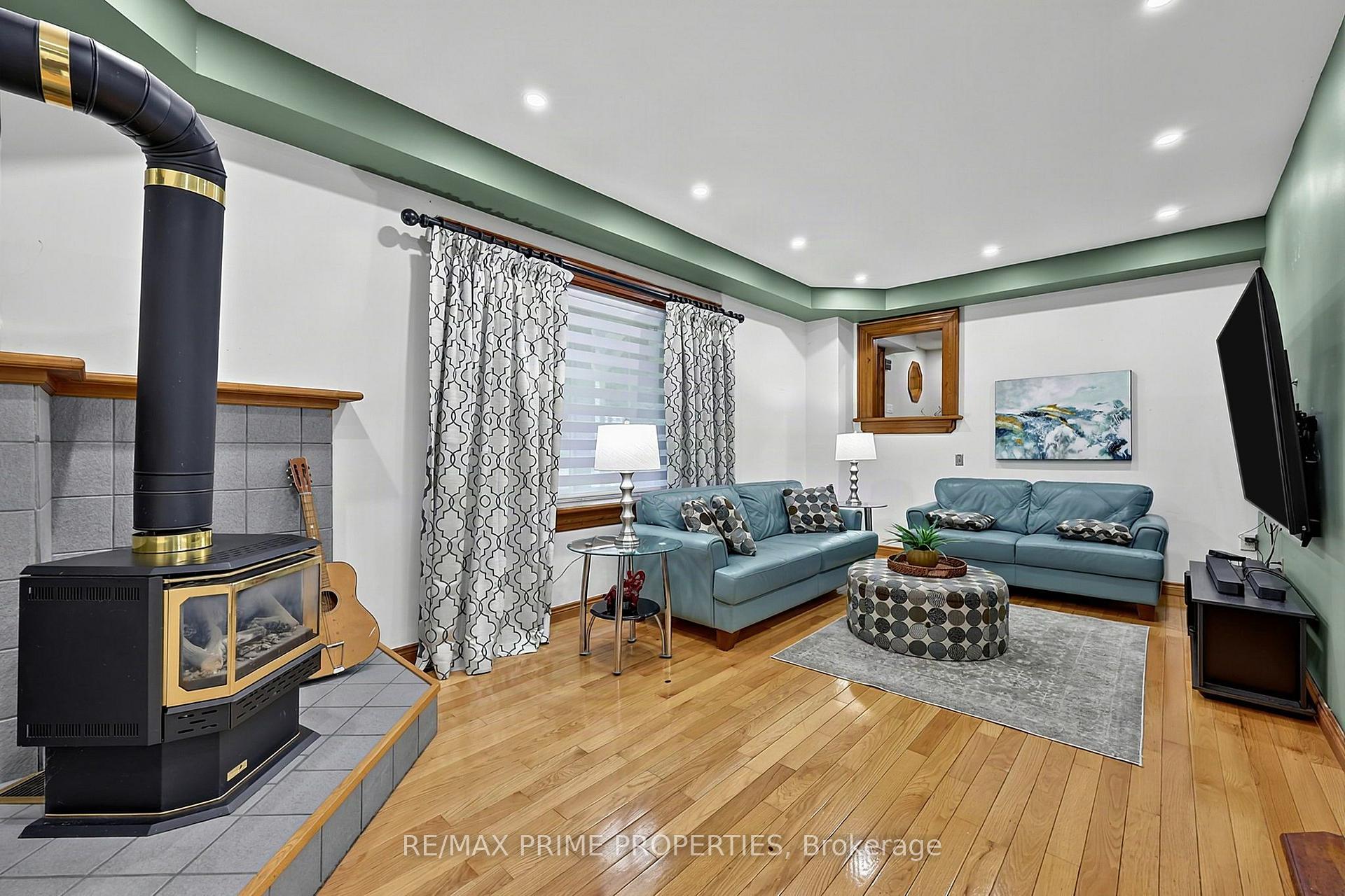 Photo 15 of 20369 Centre Street, East Gwillimbury, Rural East Gwillimbury — HOMEH