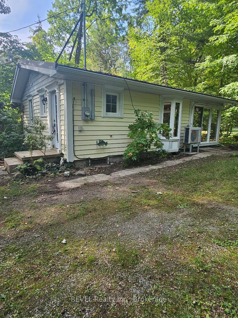Photo 2 of 4974 Brown Road, Fort Erie, Crystal Beach — HOMEH