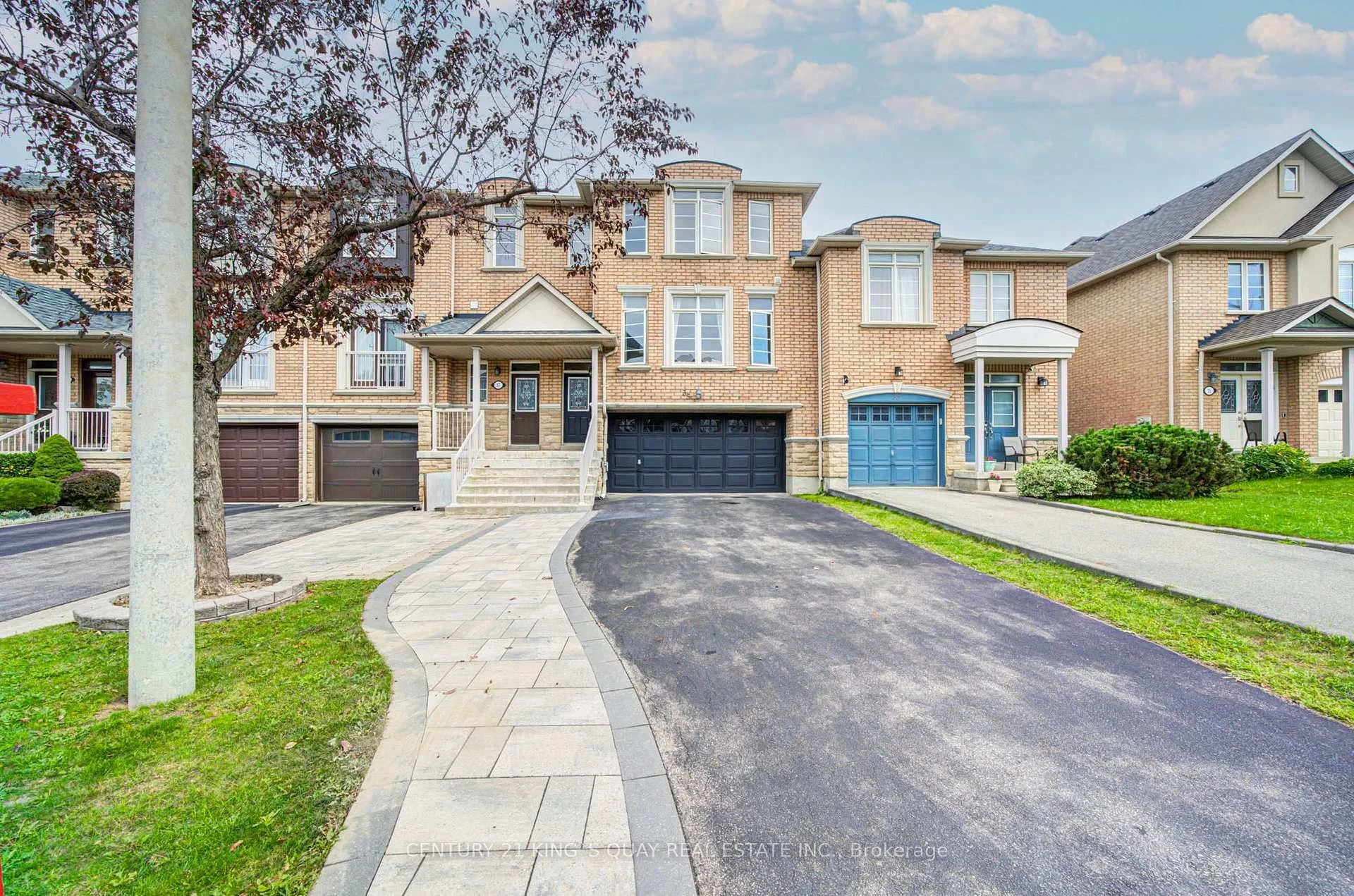 Photo 1 of 35 Rustwood Road, Vaughan, Patterson — HOMEH