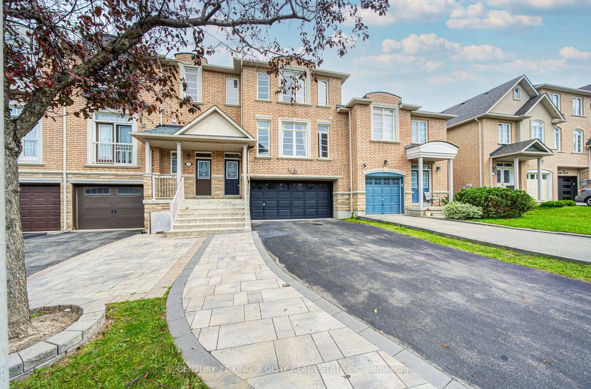 Photo 3 of 35 Rustwood Road, Vaughan, Patterson — HOMEH
