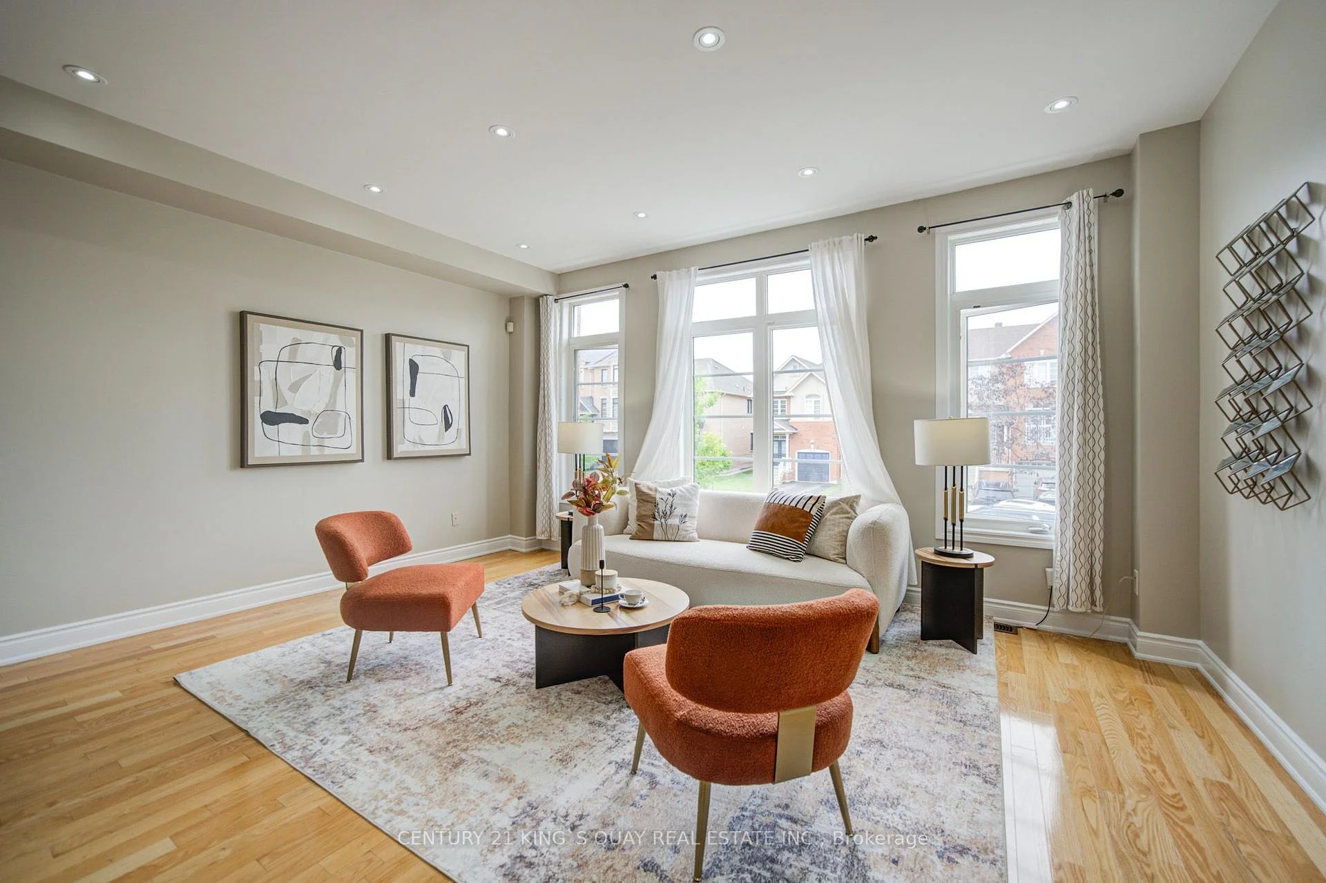 Photo 5 of 35 Rustwood Road, Vaughan, Patterson — HOMEH