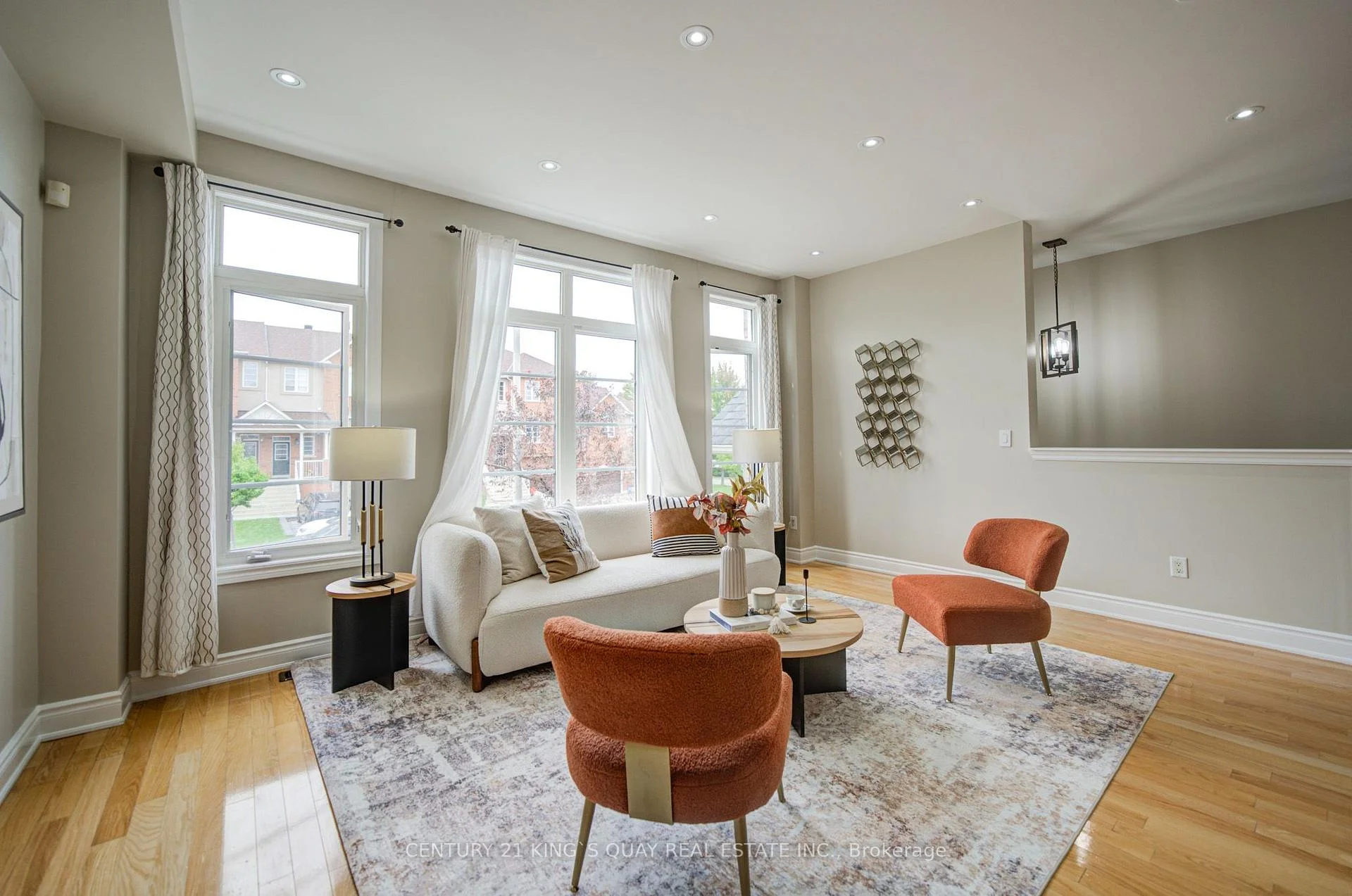 Photo 9 of 35 Rustwood Road, Vaughan, Patterson — HOMEH