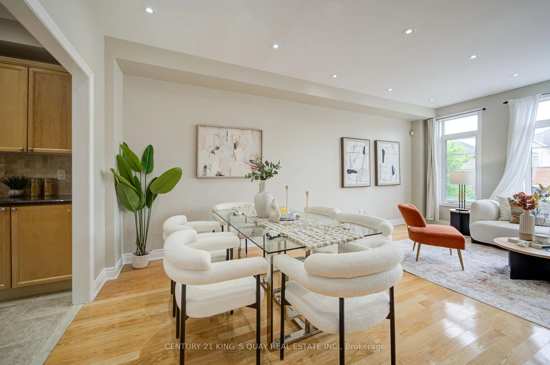 Photo 12 of 35 Rustwood Road, Vaughan, Patterson — HOMEH