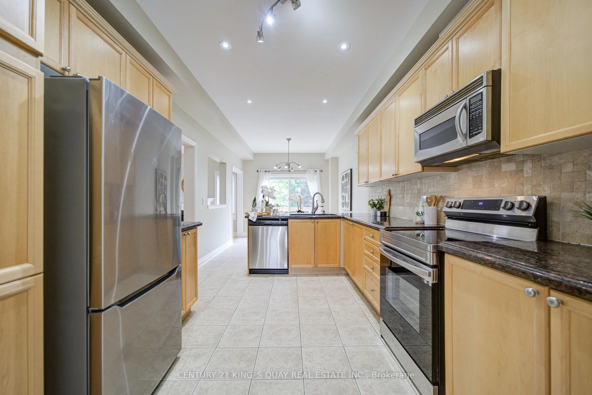 Photo 19 of 35 Rustwood Road, Vaughan, Patterson — HOMEH