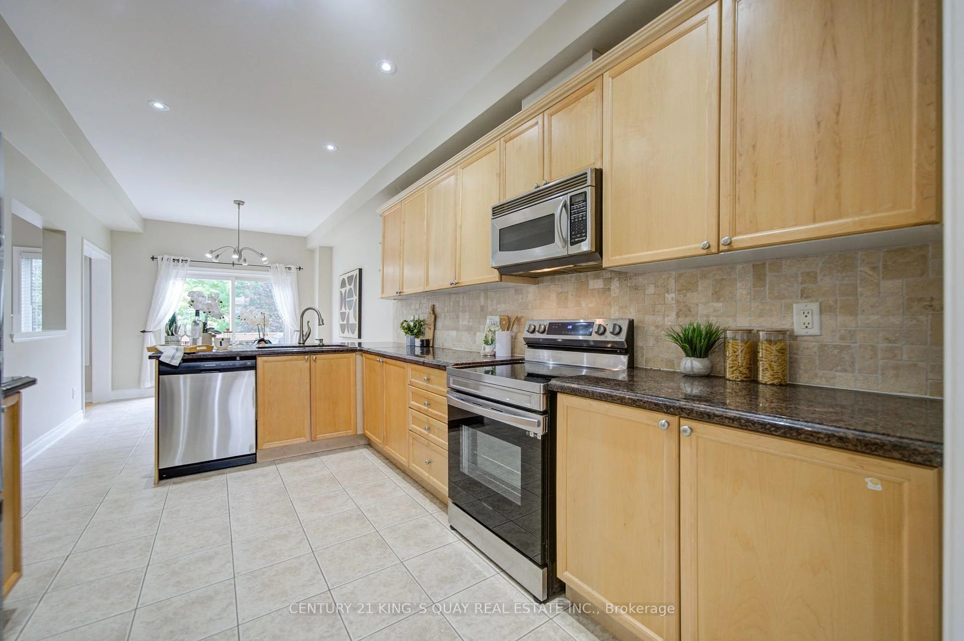 Photo 25 of 35 Rustwood Road, Vaughan, Patterson — HOMEH