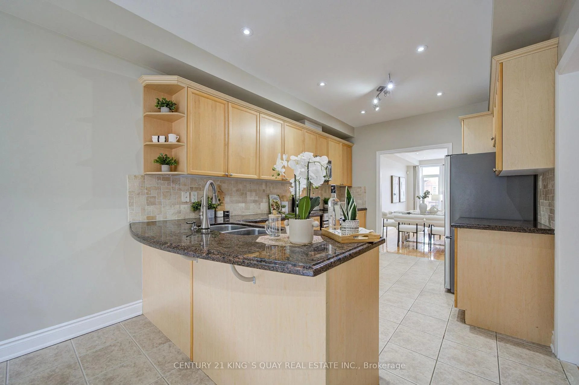 Photo 23 of 35 Rustwood Road, Vaughan, Patterson — HOMEH