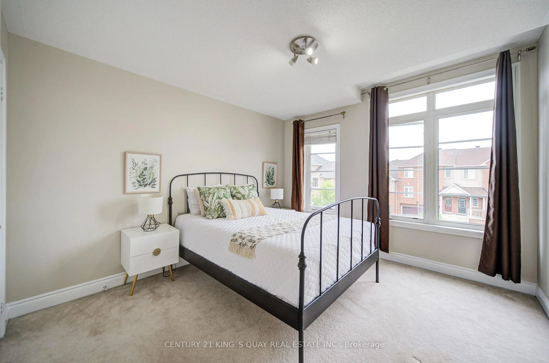 Photo 42 of 35 Rustwood Road, Vaughan, Patterson — HOMEH